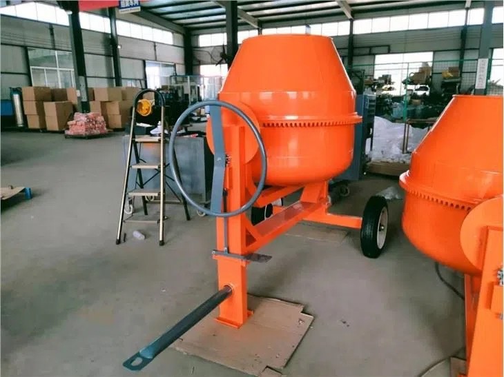 Diesel Engine self loading concrete mixer Mini Size 500ltr